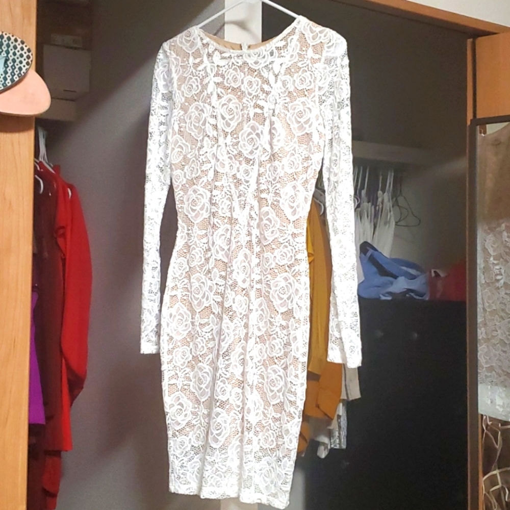 WHITE FORMAL/DAY/EVENING DRESS